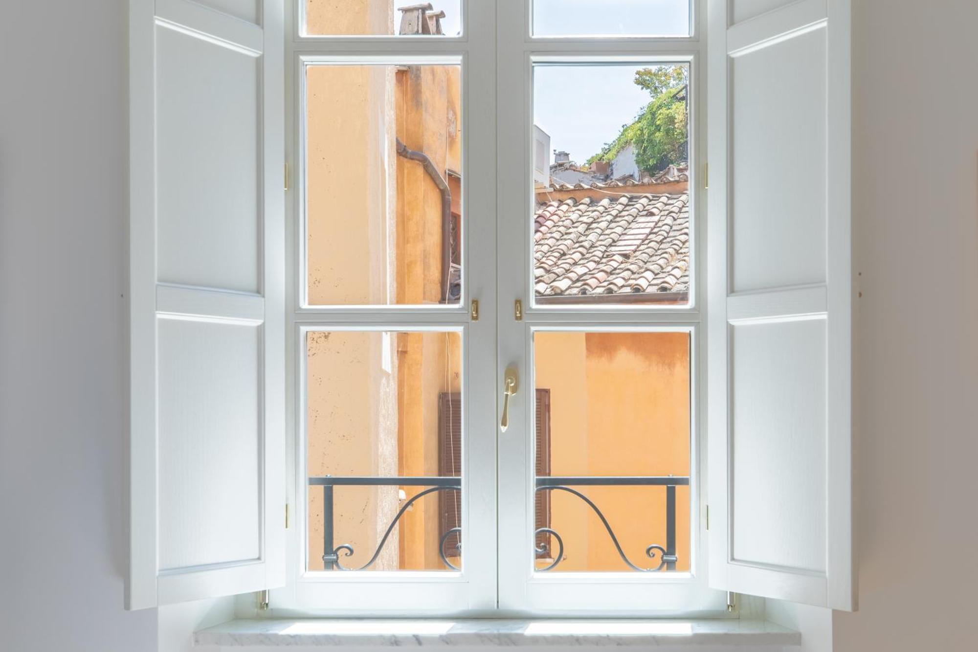 Iflat Campo De' Fiori Brand New & Bright